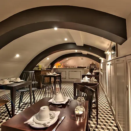 Des Beaux-arts Hotel 4*