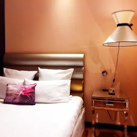 Otel Des Beaux-arts 4*