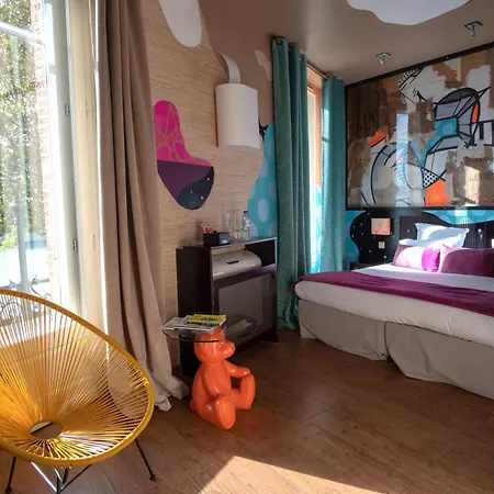 Des Beaux-arts Otel 4*